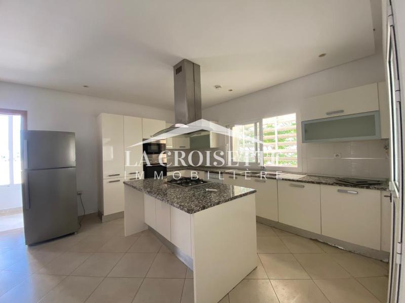 Penthouse S+4 avec vue sur mer à Gammarth 